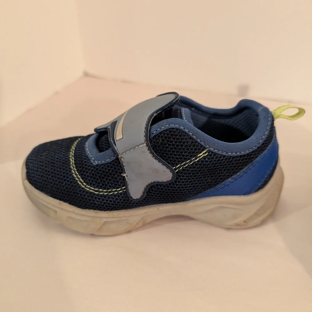 Carter's Toddler Boy Light Up Velcro Strap Shark-Themed Sneakers in Size 7